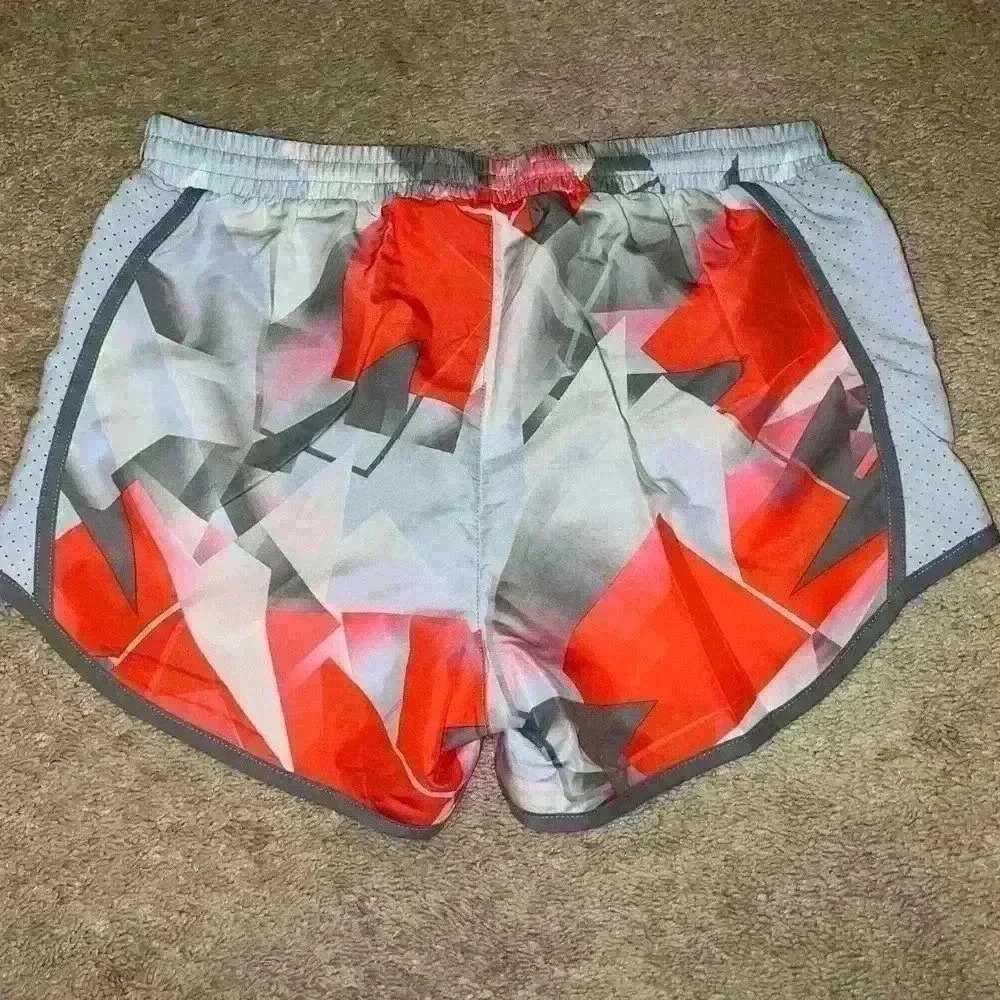 Under Armour athletic shorts, size Medium - Picture 2 of 2
